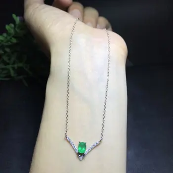 Qi Xuan_Fashion Jewelry_Colombian Green Stone 'V' Necklaces_S925 Solid Silver Pendant Necklaces_Factory Directly Sales
Qi Xuan_Fashion Jewelry_Colombian Green Stone 'V' Necklaces_S925 Solid Silver Pendant Necklaces_Factory Directly Sales