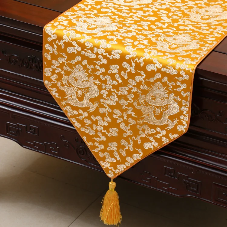 Шелковая скатерть