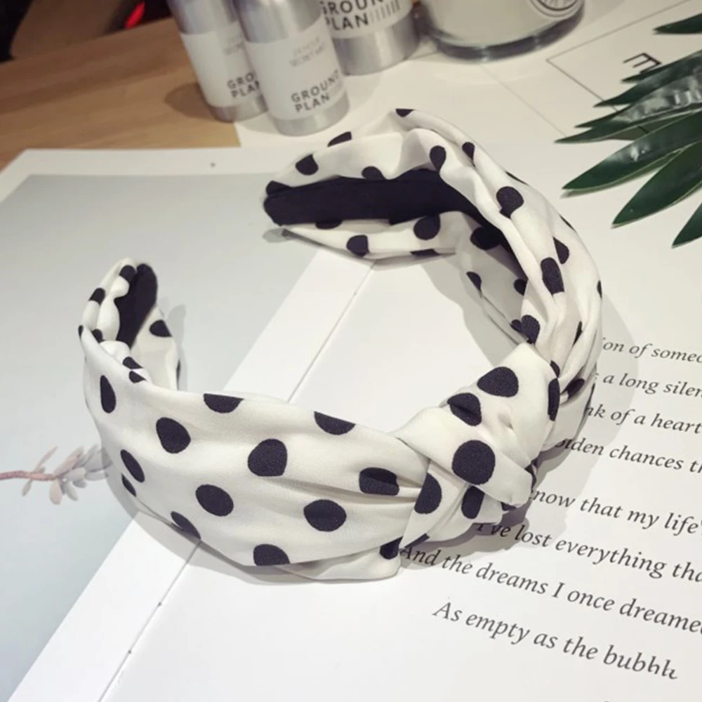 New Fabric High-end Hair Simple Temperament Wave Knot Wide Knot Headband Hoop Lady
New Fabric High-end Hair Simple Temperament Wave Knot Wide Knot Headband Hoop Lady