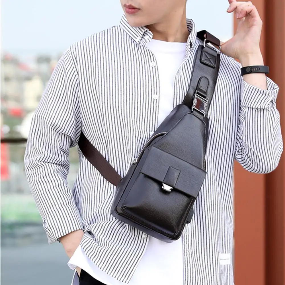 Retro Men Leather Crossbody Shoulder Bag with USB Port Earphone Hole Chest Bag
Retro Men Leather Crossbody Shoulder Bag with USB Port Earphone Hole Chest Bag