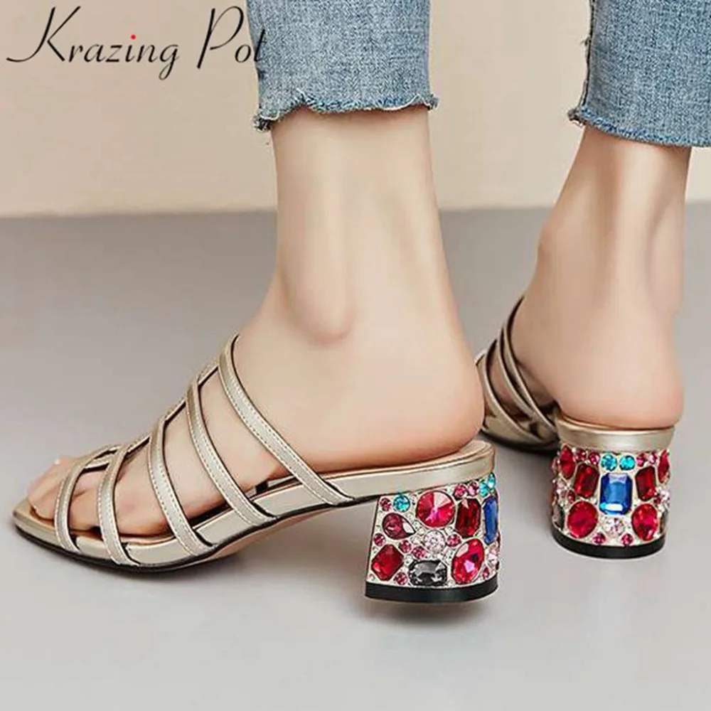 2019 Plus size 33-42 summer brand gladiator shoes high heels slip on sandals cloforful crystals decoration dating sandals L8f3
2019 Plus size 33-42 summer brand gladiator shoes high heels slip on sandals cloforful crystals decoration dating sandals L8f3