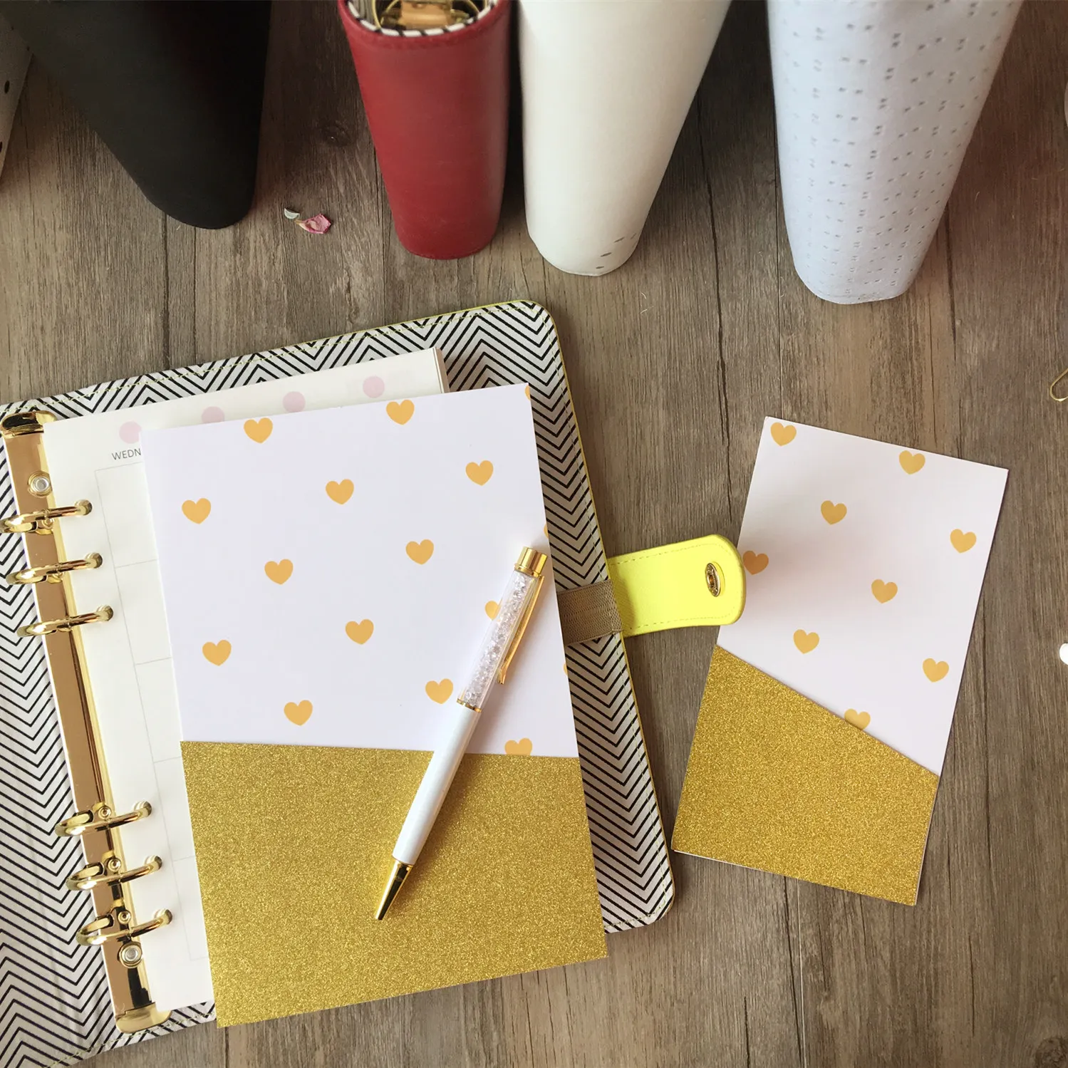 1PCS A5 A6 original creative handmade 6 holes planner spiral notebook inside organizer pouch accessories stationery Office girl
1PCS A5 A6 original creative handmade 6 holes planner spiral notebook inside organizer pouch accessories stationery Office girl