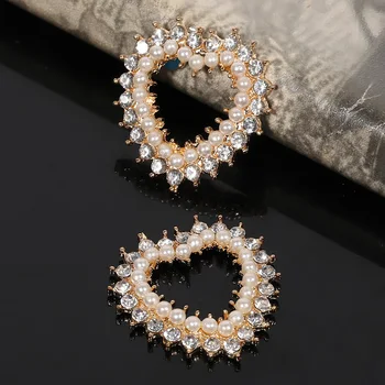 2016New 50pcs Alloy Pearl Heart Love Rhinestone Button for DIY Hair and bags or Shoes accessories ZJ208
2016New 50pcs Alloy Pearl Heart Love Rhinestone Button for DIY Hair and bags or Shoes accessories ZJ208