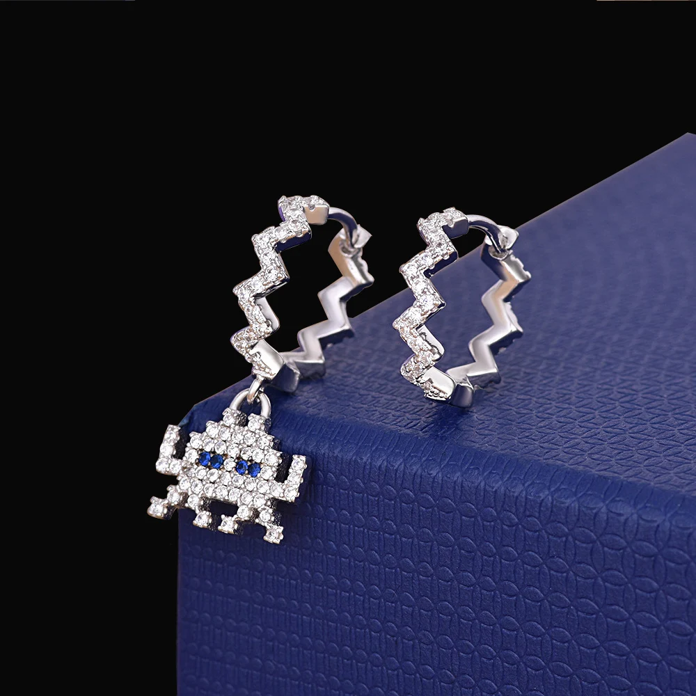 AAA+ Quality Fashion Wave Hoop Earrings Micro Paved Top Cubic Zirconia Astronaut Silver Earrings For Women Jewelry
AAA+ Quality Fashion Wave Hoop Earrings Micro Paved Top Cubic Zirconia Astronaut Silver Earrings For Women Jewelry