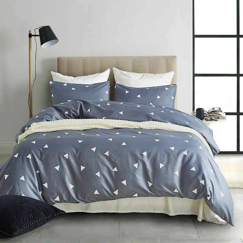 Microfiber Bedding Set Simple Triangular Printing AB Side Duvet Cover Pillowcase Set Comfortable Home Textile jogo de cama
Microfiber Bedding Set Simple Triangular Printing AB Side Duvet Cover Pillowcase Set Comfortable Home Textile jogo de cama
