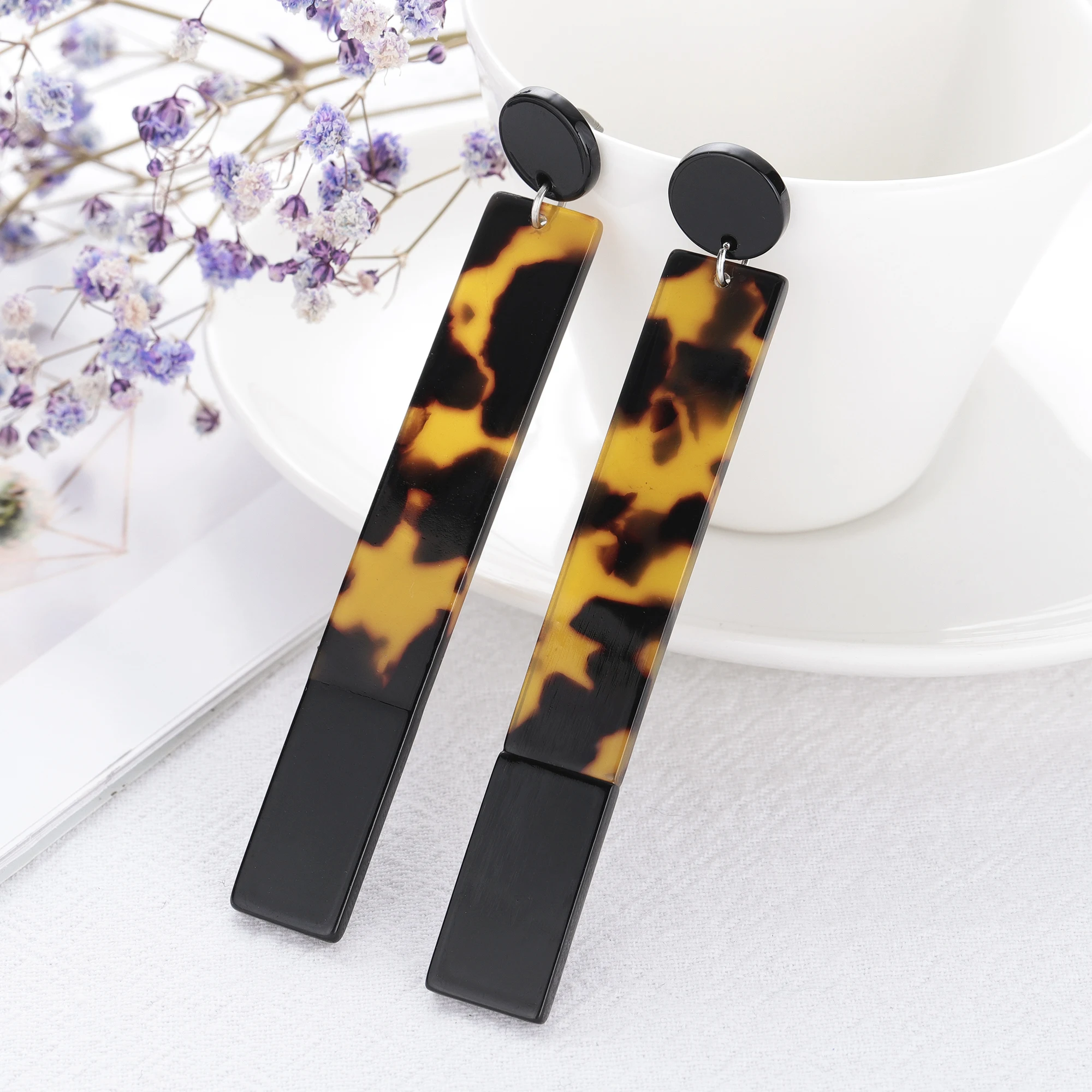New Fashion Leopard Acrylic Acetic Acid Geometric Drop Earrings for Women Long Rectangle Statement Earring Vintage Jewelry Gifts
New Fashion Leopard Acrylic Acetic Acid Geometric Drop Earrings for Women Long Rectangle Statement Earring Vintage Jewelry Gifts