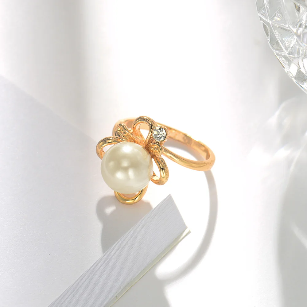 QGGLE Finger Ring Alloy Rhinestone Simulated Pearl Rings for Women Female Gold Color Jewelry
QGGLE Finger Ring Alloy Rhinestone Simulated Pearl Rings for Women Female Gold Color Jewelry