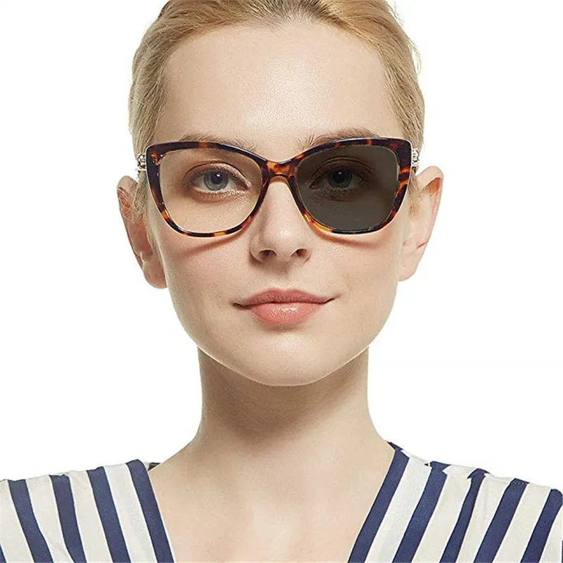2019 new quality rhinestone ladies fancy diamond Square reading glasses Sun photochromic reading glasses UV400 FML
2019 new quality rhinestone ladies fancy diamond Square reading glasses Sun photochromic reading glasses UV400 FML