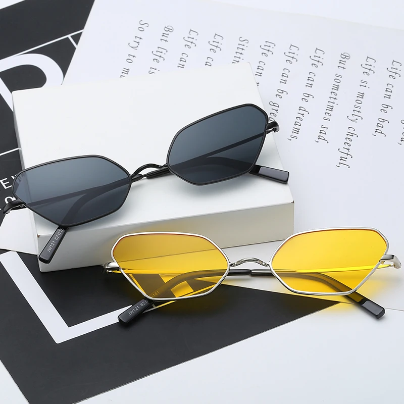 Ebeaka 2019 New Women Cateye Vintage Sunglasses Brand Designer Retro Points Sun Glasses superstar Female Lady Eyeglass Cat Eye
Ebeaka 2019 New Women Cateye Vintage Sunglasses Brand Designer Retro Points Sun Glasses superstar Female Lady Eyeglass Cat Eye