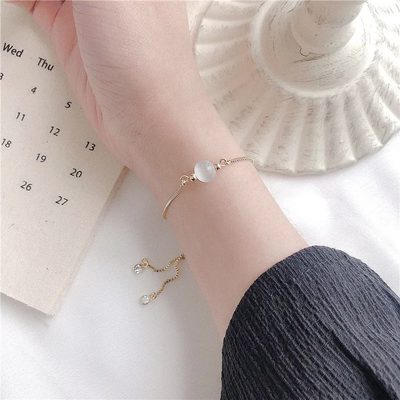 Women's Bracelets & Bangles gold color with white stones cute elegant party accessories top quality Jewelry for ladies
Women's Bracelets & Bangles gold color with white stones cute elegant party accessories top quality Jewelry for ladies
