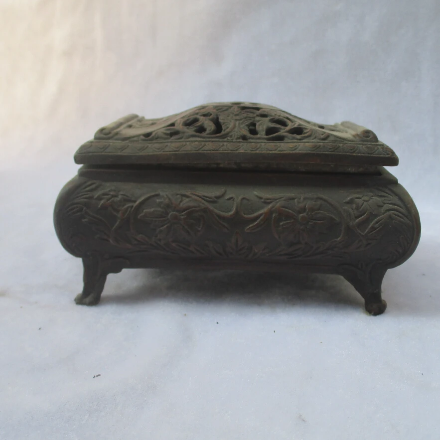 

Collectible Tibetan Old Copper Carved Jewelry box shape Flower Censer /Antique Metal Censer from Tibet 04