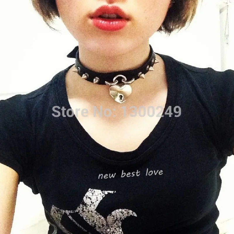 Women Fashion NEW Hot Sweet heart lock handmade punk Choker Necklaces genuie leather bullet rivet Torques belt goth Lady collar
Women Fashion NEW Hot Sweet heart lock handmade punk Choker Necklaces genuie leather bullet rivet Torques belt goth Lady collar