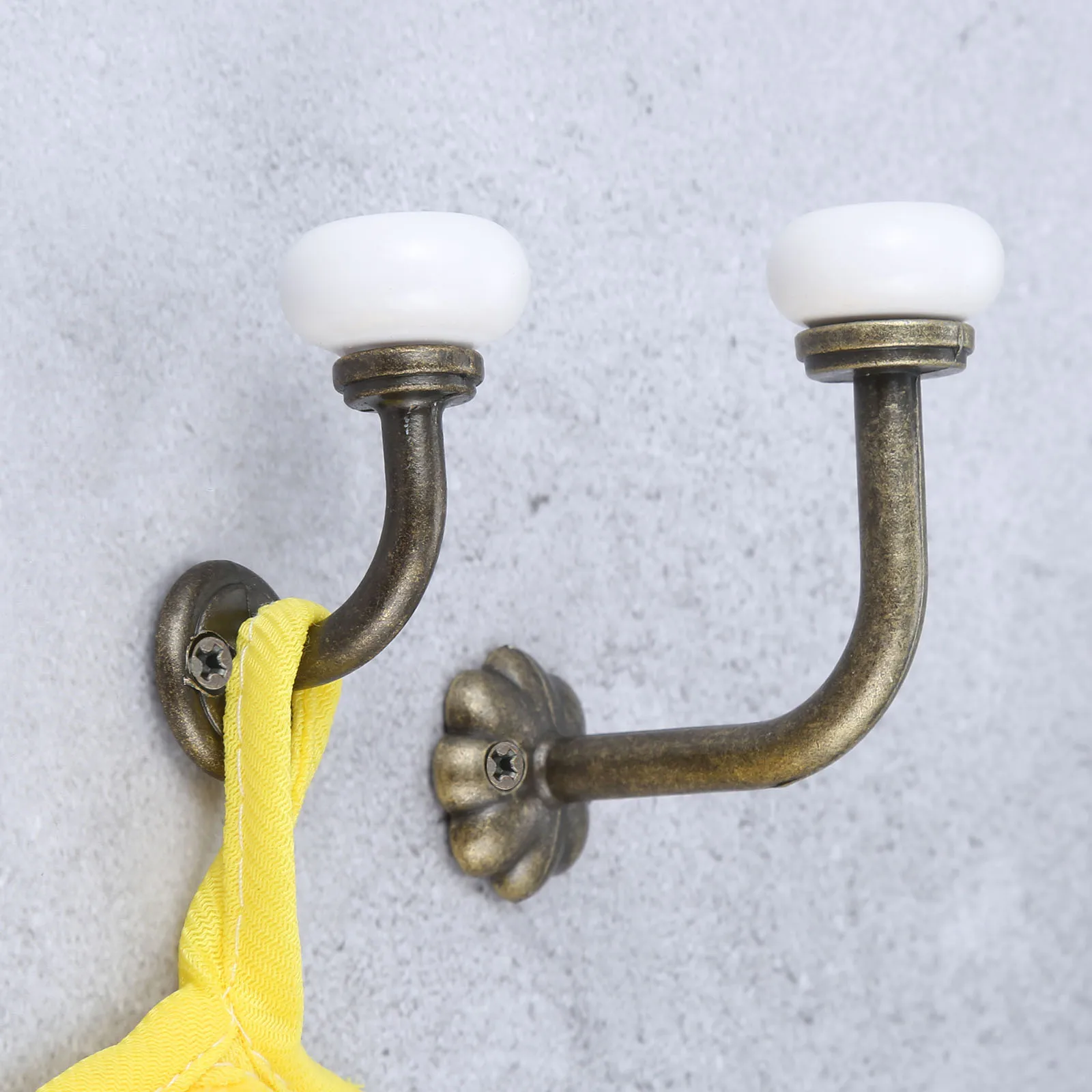 DRELD 1Pcs White Ceramic Door Hanger Hooks Bathroom Wall Hanger Hats Bag Keychain Zinc Alloy Hook Coat Wall Hooks with Screws
DRELD 1Pcs White Ceramic Door Hanger Hooks Bathroom Wall Hanger Hats Bag Keychain Zinc Alloy Hook Coat Wall Hooks with Screws