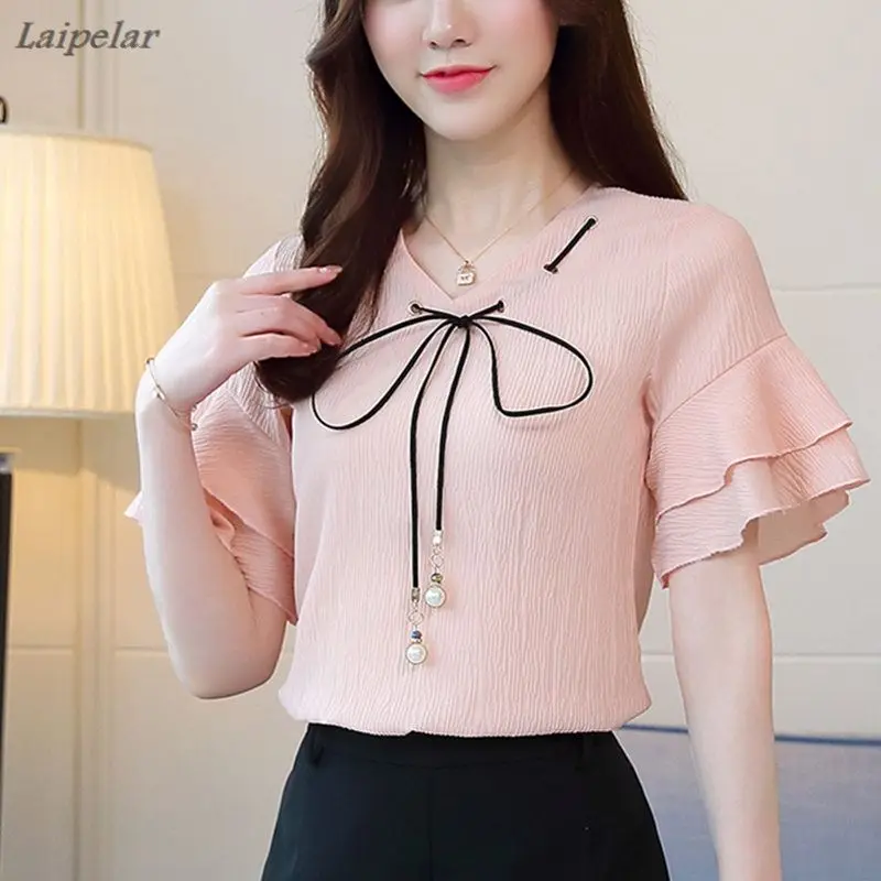 Plus Size 2018 Summer New Chiffon Shirt Lotus Leaf Short-Sleeve Women Blouses V-Neck Bow Tie Pure Color Loose Ladies Tops
Plus Size 2018 Summer New Chiffon Shirt Lotus Leaf Short-Sleeve Women Blouses V-Neck Bow Tie Pure Color Loose Ladies Tops