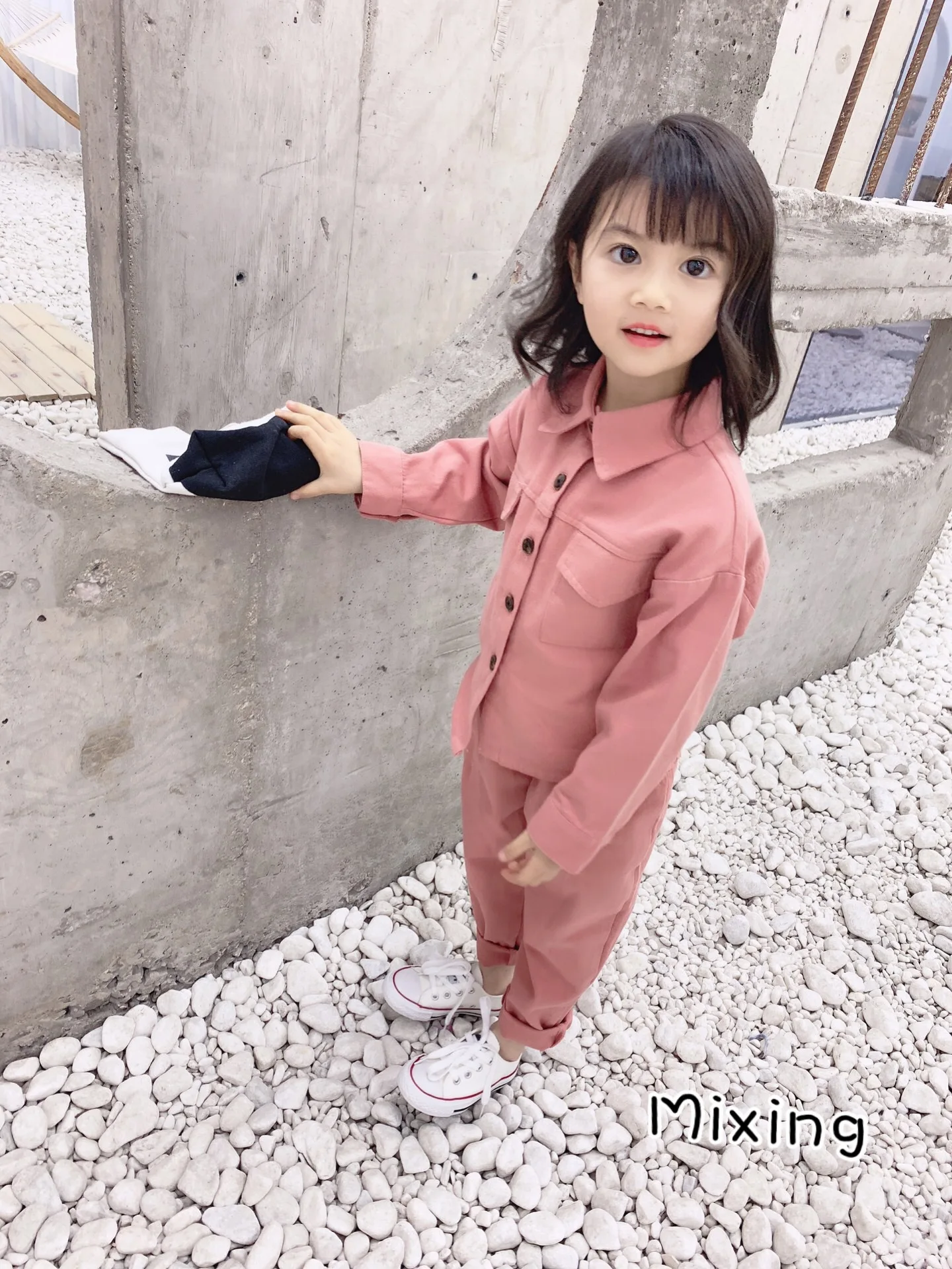 2019 Spring Korean Suit Shirt + Casual Pants Two pieces of kids cloths girls ball outfitts kids clothes girls
2019 Spring Korean Suit Shirt + Casual Pants Two pieces of kids cloths girls ball outfitts kids clothes girls