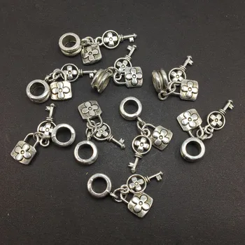 50pcs/lot Key Lock Alloy Pendant Charms Spacer For 10mm Bead DIY Bracelet Necklace Jewelry Making
50pcs/lot Key Lock Alloy Pendant Charms Spacer For 10mm Bead DIY Bracelet Necklace Jewelry Making