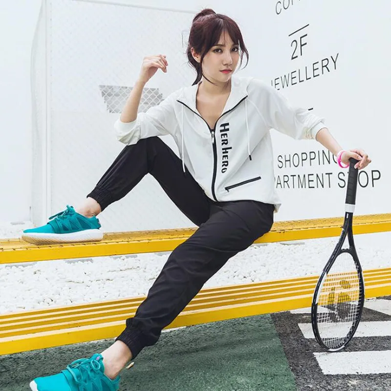 New Women's Yoga Sets Yoga Hooded top Pants Running Training Exercise Sport Suits Workout Clothing Fitness Gym Tracksuit
New Women's Yoga Sets Yoga Hooded top Pants Running Training Exercise Sport Suits Workout Clothing Fitness Gym Tracksuit