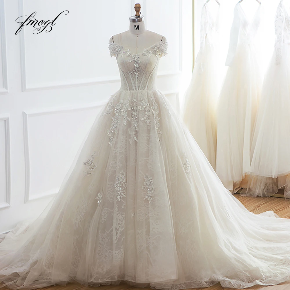 Fmogl Sexy V Neck Ball Gown Lace Wedding Dresses 2019 Appliques Beaded Vintage Bride dress Robe De Mariage Plus Size
Fmogl Sexy V Neck Ball Gown Lace Wedding Dresses 2019 Appliques Beaded Vintage Bride dress Robe De Mariage Plus Size