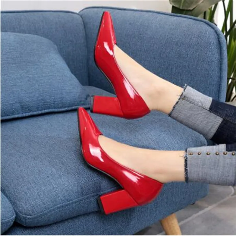2019 Women's High Heels Sexy Bride Party mid Heel Pointed toe Shallow mouth High Heel Shoes Women shoes big size 35-43
2019 Women's High Heels Sexy Bride Party mid Heel Pointed toe Shallow mouth High Heel Shoes Women shoes big size 35-43