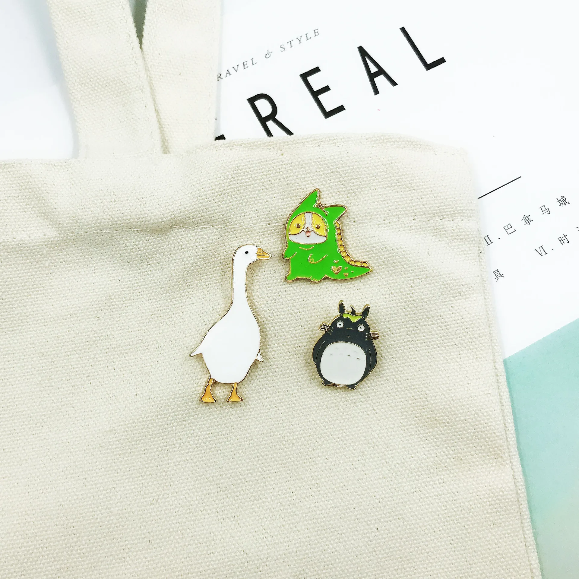 personality Metal Cute Little Mole Big White Goose Dinosaur Badge Glazed Alloy Drop Oil Animal Brooch For Women
personality Metal Cute Little Mole Big White Goose Dinosaur Badge Glazed Alloy Drop Oil Animal Brooch For Women