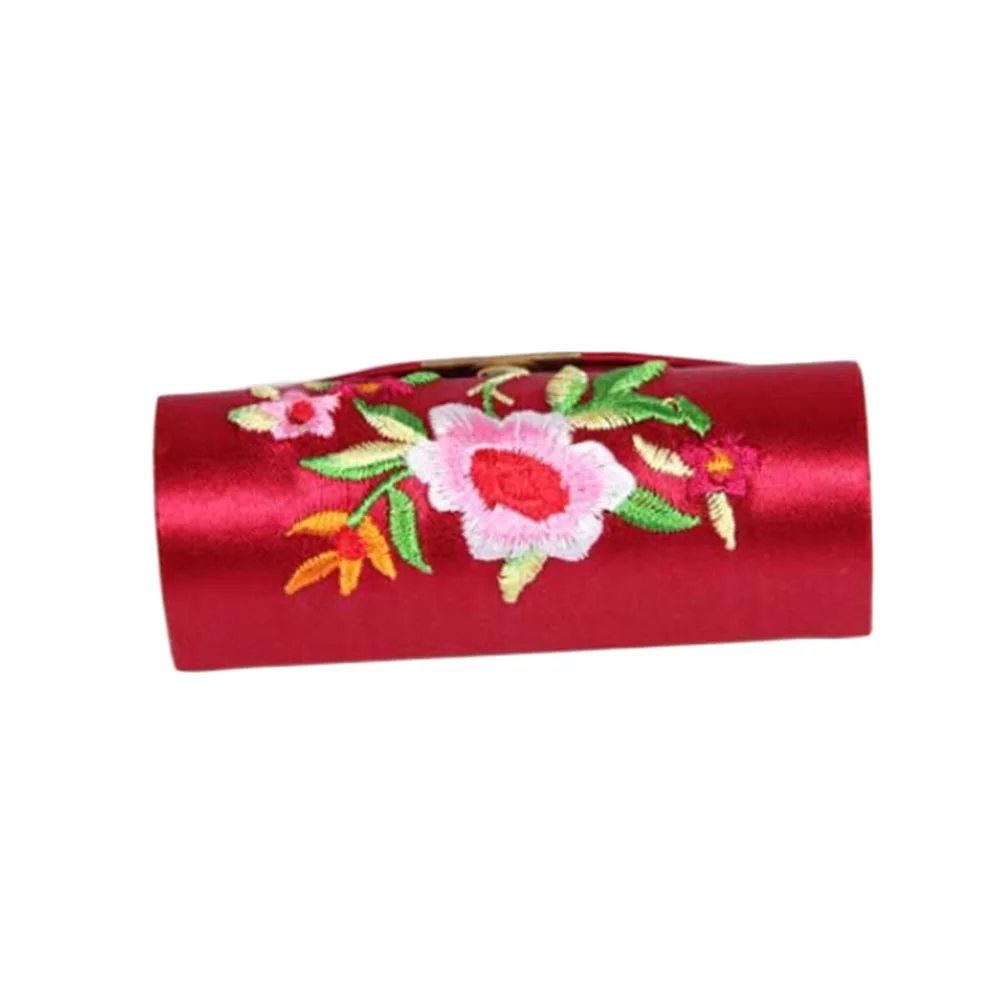 Random Color 1PCS Flower Design Retro Lipstick Case Brocade Embroidered Holder Box with Mirror Chinese Style Bridesmaid Gifts
Random Color 1PCS Flower Design Retro Lipstick Case Brocade Embroidered Holder Box with Mirror Chinese Style Bridesmaid Gifts