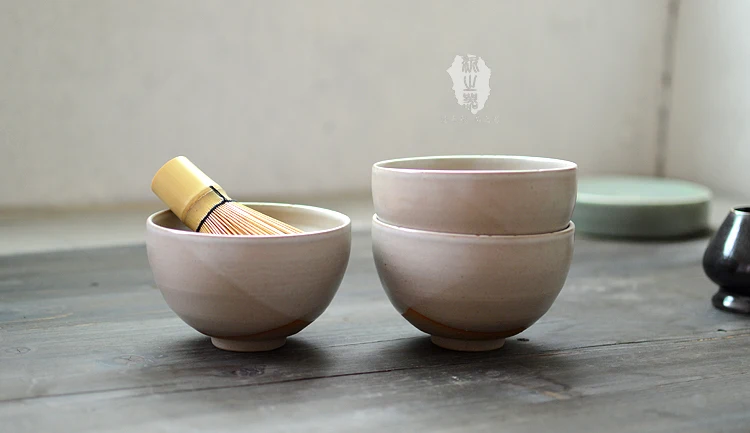 Japanese handmade retro ceremony pottery matcha bowl green tea maker cup glaze teacup Kung Fu tea set vintage food chawan
Japanese handmade retro ceremony pottery matcha bowl green tea maker cup glaze teacup Kung Fu tea set vintage food chawan