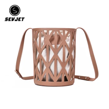 2019 Famous Brand Women Handbags Hollow Out Beach Bags Bolsas Feminina Crossbody Tote Bags PU Leather Women Shoulder Bag CJ812 
2019 Famous Brand Women Handbags Hollow Out Beach Bags Bolsas Feminina Crossbody Tote Bags PU Leather Women Shoulder Bag CJ812