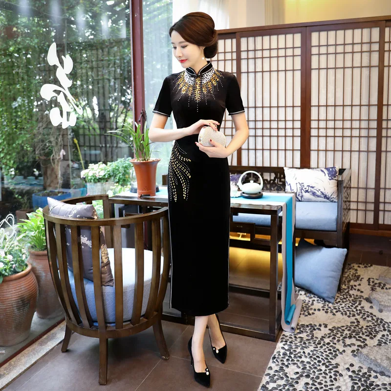 Fashion Winter Elegant Velvet Cheongsam Black Luxury Handmade Slim Qipao Chinese Traditional Dress Women Oriental Long Qi Pao
Fashion Winter Elegant Velvet Cheongsam Black Luxury Handmade Slim Qipao Chinese Traditional Dress Women Oriental Long Qi Pao