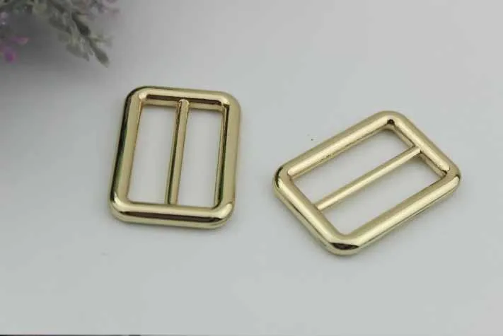 10pcs/lot High-grade pale golden die casting pull the heart clasp with adjusting button 3.2 cm inner diameter
10pcs/lot High-grade pale golden die casting pull the heart clasp with adjusting button 3.2 cm inner diameter