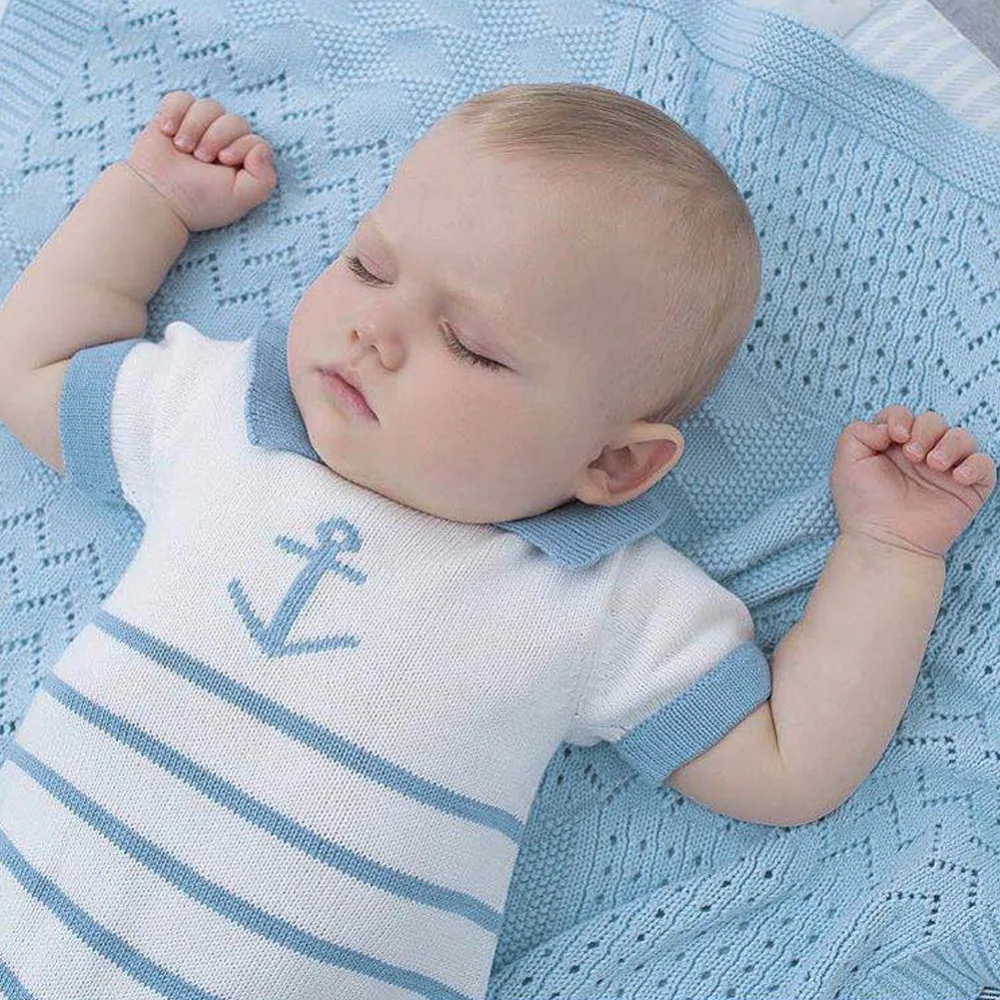 Macacão infantil de malha de algodão listrado Macacão infantil de malha de algodão listrado