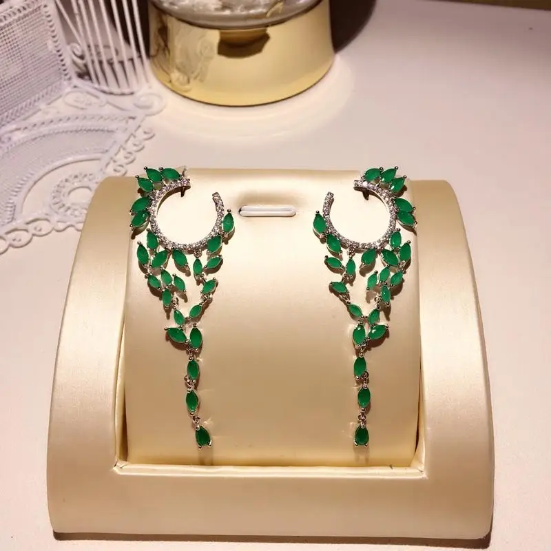 S925 sterling silver jewelry with crystal punk earrings, exquisite, luxurious, stylish, sweet ladies party earpins
S925 sterling silver jewelry with crystal punk earrings, exquisite, luxurious, stylish, sweet ladies party earpins