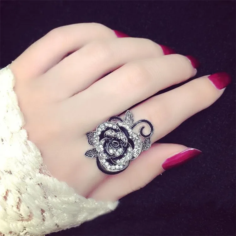 European Punk Black Rose Flower Big Vintage Rings For Women Unique Retro Luxury Crystal Rhinestone Ring Korea Japan Jewelry Gift
European Punk Black Rose Flower Big Vintage Rings For Women Unique Retro Luxury Crystal Rhinestone Ring Korea Japan Jewelry Gift