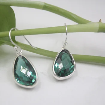Real Sterling S925 Silver Earrings Green Crystal Raindrop For Women Ladies Girl 32*12mm Dangle Earrings Hook
Real Sterling S925 Silver Earrings Green Crystal Raindrop For Women Ladies Girl 32*12mm Dangle Earrings Hook