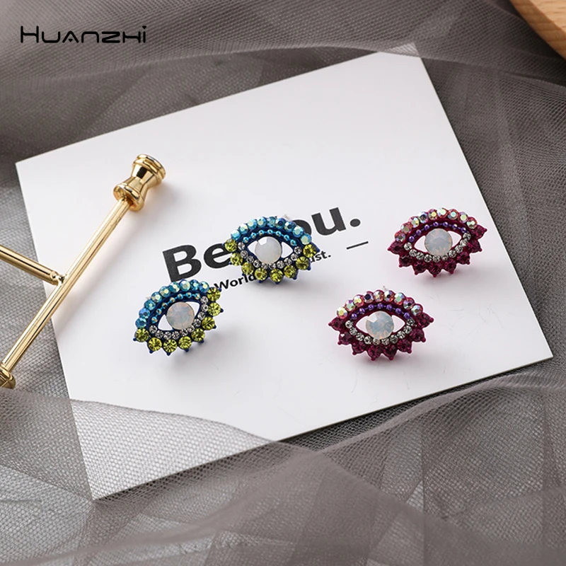 HUANZHI Summer 2019 New S925 Silver Needle Geometric Eye Rhinestone Crystal Colourful Hollow Stud Earrings for Women Girls Party
HUANZHI Summer 2019 New S925 Silver Needle Geometric Eye Rhinestone Crystal Colourful Hollow Stud Earrings for Women Girls Party