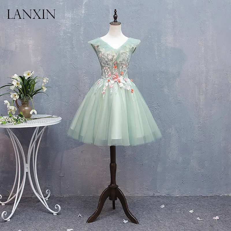 2020 Sage Short Homecoming Dress A Line V Neck 3D Floral Flower Tulle Junior Girls Teens Cocktail Prom Gown
2020 Sage Short Homecoming Dress A Line V Neck 3D Floral Flower Tulle Junior Girls Teens Cocktail Prom Gown