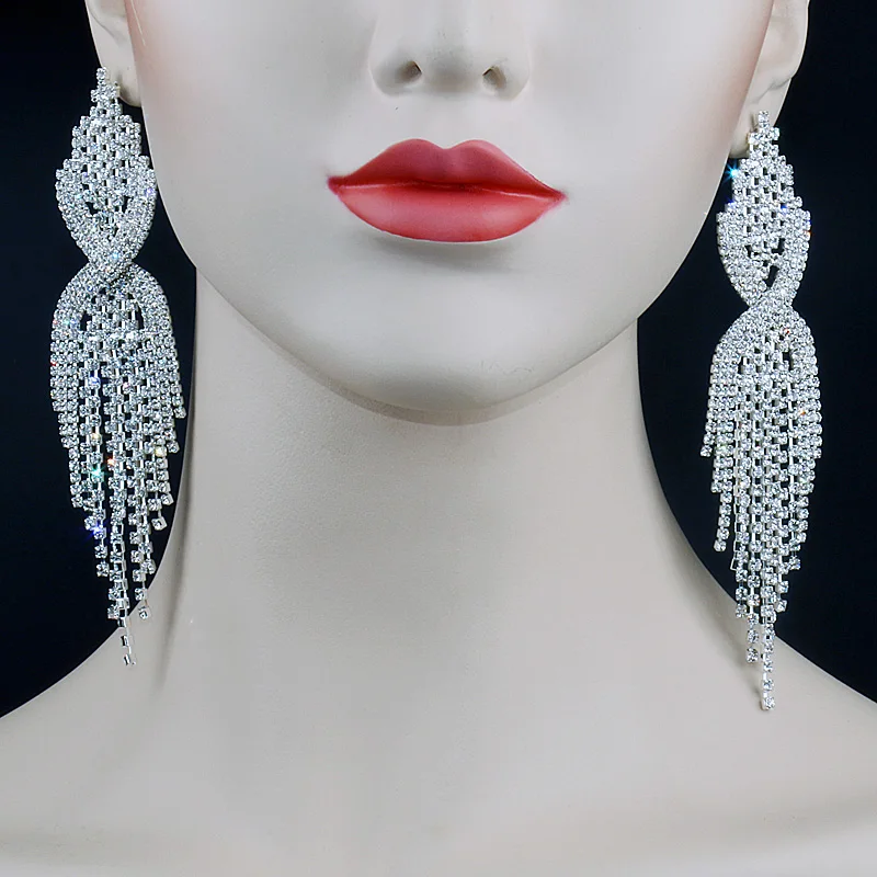 CHRAN Classic Silver Plated Rhinestone Chandelier Dangle Long Tassel Drop Earrings for Women Exaggerated Bridal Jewelry Accessor
CHRAN Classic Silver Plated Rhinestone Chandelier Dangle Long Tassel Drop Earrings for Women Exaggerated Bridal Jewelry Accessor