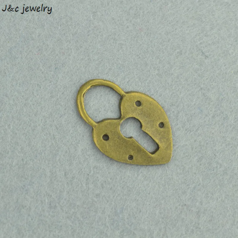 Wholesale 15pcs Metal Charms Antique Bronze Hearts lock Charms Pendant Jewelry Making Bracelet Necklace DIY 29*19mm 3260C
Wholesale 15pcs Metal Charms Antique Bronze Hearts lock Charms Pendant Jewelry Making Bracelet Necklace DIY 29*19mm 3260C