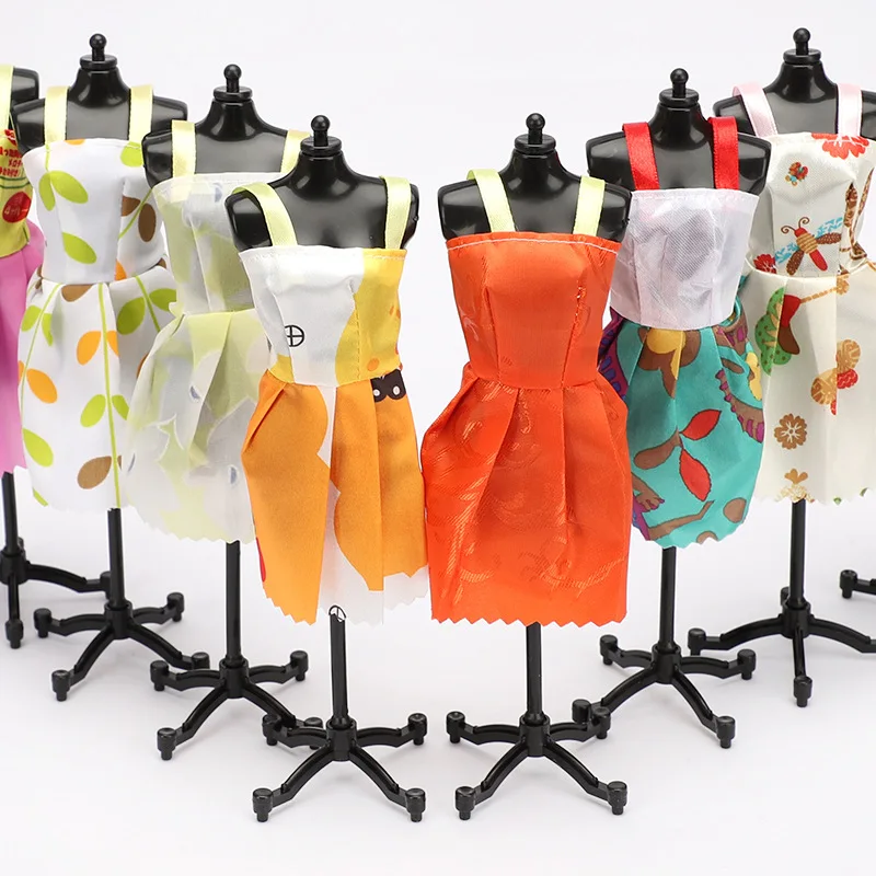 (Only Dress) 1 Piece Random Doll Dress Noble Party Gown For Barbie Fashion Design Outfit Best Gift For Girl' Dolls Accessories
(Only Dress) 1 Piece Random Doll Dress Noble Party Gown For Barbie Fashion Design Outfit Best Gift For Girl' Dolls Accessories