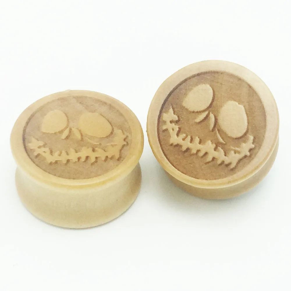 1Pair Fashion Flesh Tunnels Ear Plugs and Tapers Natural Wood Skull Logo Saddle Ear Expanders 10-20mm Anti-allergic Body Jewelry4