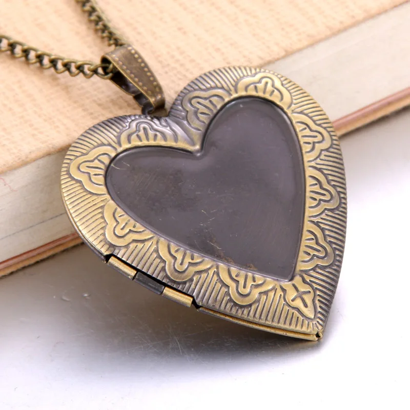 Vintage Photo Locket Pendant Necklace Trendy Hollow Heart-shaped Necklaces & Pendants popular Jewelry Accessories make
Vintage Photo Locket Pendant Necklace Trendy Hollow Heart-shaped Necklaces & Pendants popular Jewelry Accessories make