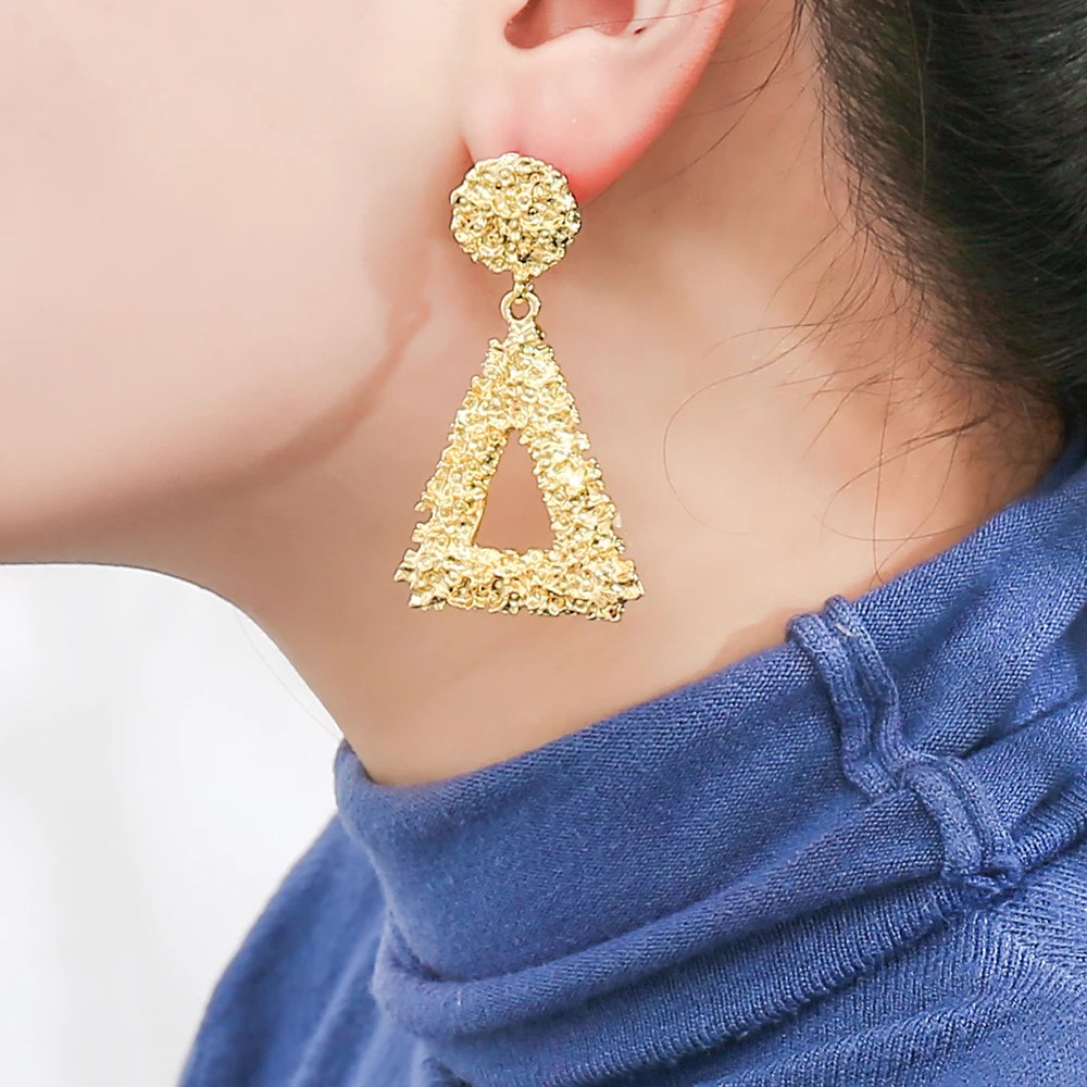 Gold color Big Vintage Earrings for women Geometric statement earring 2019 metal earing Hanging fashion jewelry trend A0006
Gold color Big Vintage Earrings for women Geometric statement earring 2019 metal earing Hanging fashion jewelry trend A0006