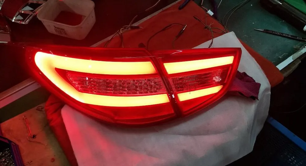 (4)