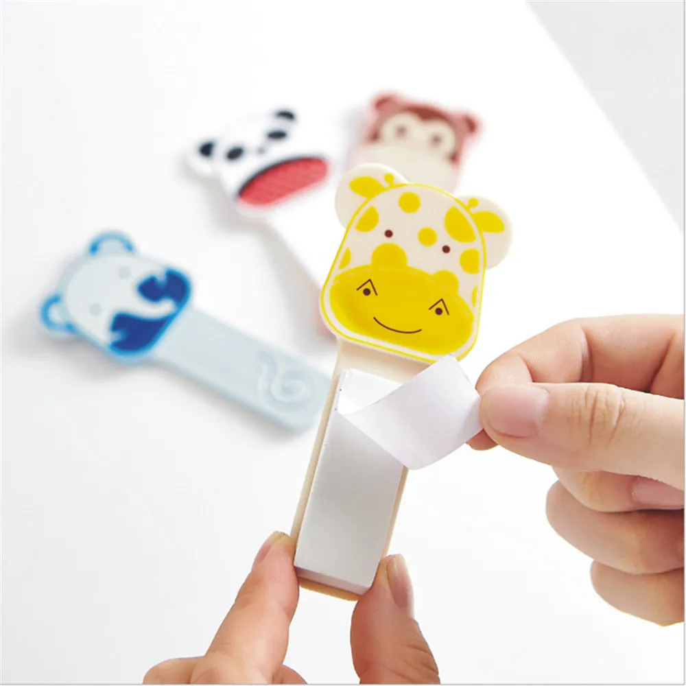 Home Toilet Lid Seat Cover Lifter Lift Handle Stick Avoid Touching Avoid Touching Cartoon Toilet Cover Pubilc Portable Gadget 
Home Toilet Lid Seat Cover Lifter Lift Handle Stick Avoid Touching Avoid Touching Cartoon Toilet Cover Pubilc Portable Gadget