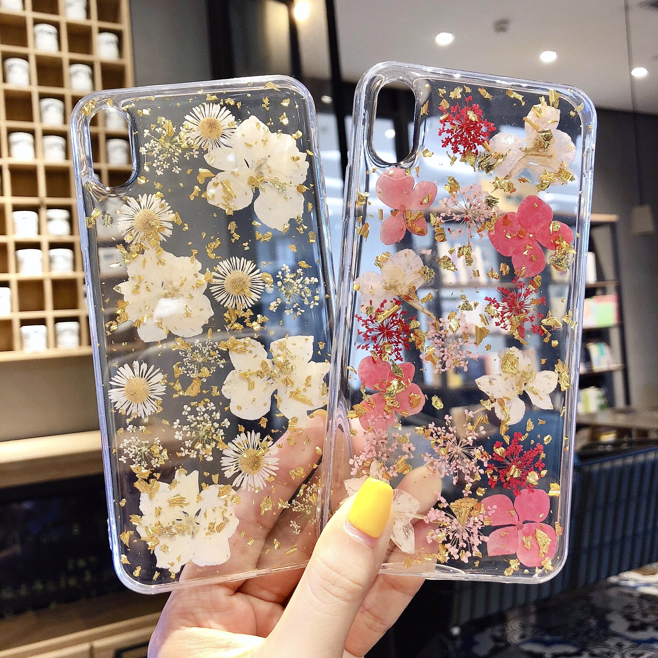 Luxury Glitter Colorful Real Dried True Flower Floral Transparent Soft TPU Phone Case For iPhone X 6 6S 7 8 Plus XR XS Max Cover
Luxury Glitter Colorful Real Dried True Flower Floral Transparent Soft TPU Phone Case For iPhone X 6 6S 7 8 Plus XR XS Max Cover