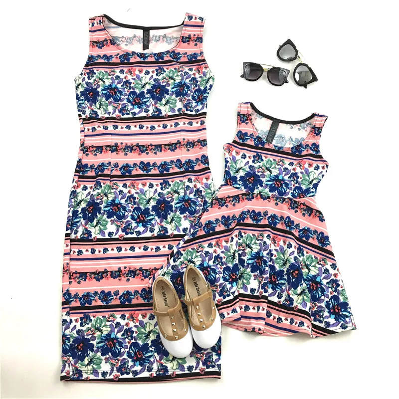 Mommy and Me Clothes Summer Sleeveless Floral Dresses Family Look Vintage Cotton Dresses Mother and Daughter Clothes H0103
Mommy and Me Clothes Summer Sleeveless Floral Dresses Family Look Vintage Cotton Dresses Mother and Daughter Clothes H0103