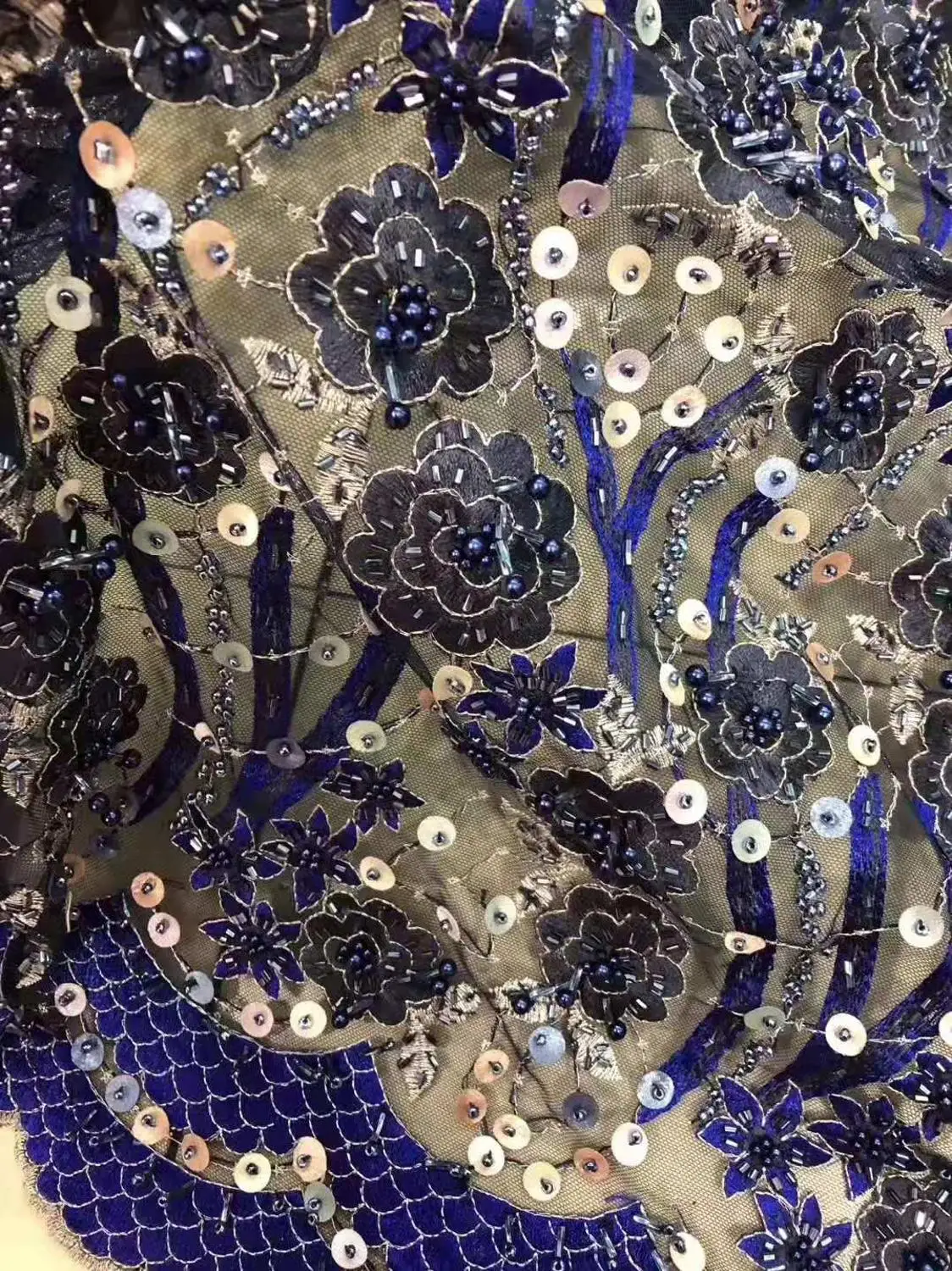 New design handmade beaded sequins French mesh African Nigerian lace fabric suitable for evening dress skirt DIY clothing
New design handmade beaded sequins French mesh African Nigerian lace fabric suitable for evening dress skirt DIY clothing