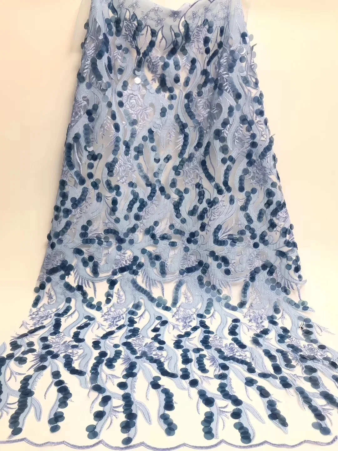 Beautifical nigerian lace fabrics Latest big sequins net lace fabric 2019 beautiful embroidery lace fabric for dress ML1N811
Beautifical nigerian lace fabrics Latest big sequins net lace fabric 2019 beautiful embroidery lace fabric for dress ML1N811
