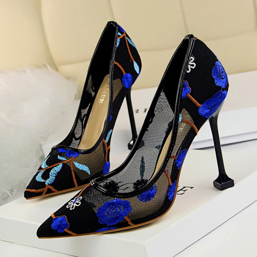 Classics Embroider Lace Shallow Party Shoes 2021 New Pointed Toe Women Pumps Fashion Cut-Outs Mesh High Heels 10cm Shoes Women's
Classics Embroider Lace Shallow Party Shoes 2021 New Pointed Toe Women Pumps Fashion Cut-Outs Mesh High Heels 10cm Shoes Women's