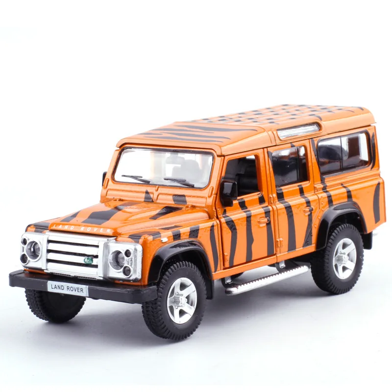1/36 Landrover guard SUV alloy model toy car for boys collection toys kids birthday gifts
1/36 Landrover guard SUV alloy model toy car for boys collection toys kids birthday gifts