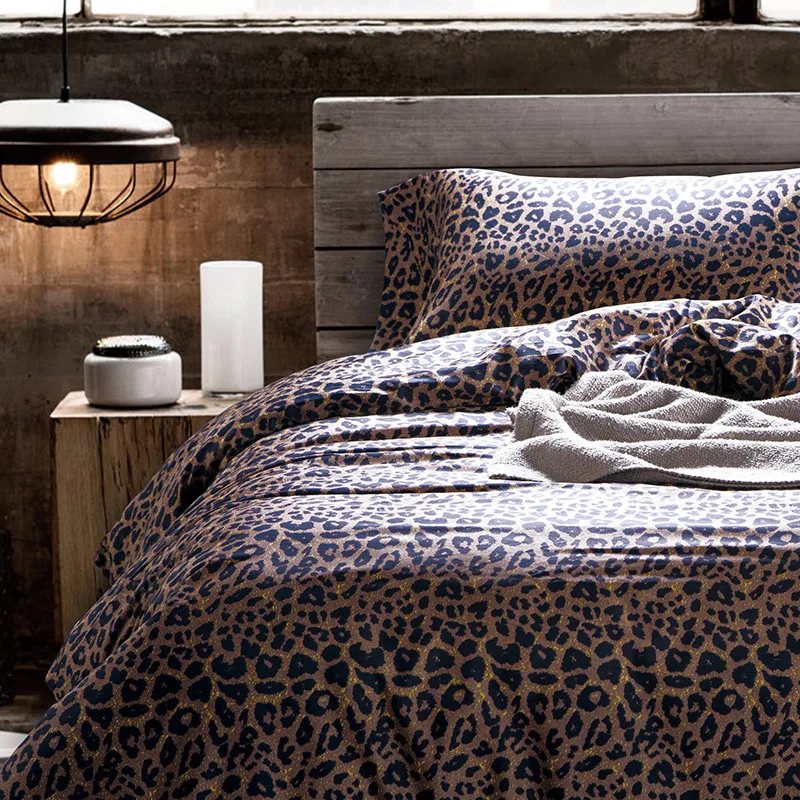 CHAUSUB Leopard Duvet Cover Set 4PCS Satin Egyptian Cotton Bedding Set Silky Bed Cover Bed Sheets Pillowcase King Queen Size
CHAUSUB Leopard Duvet Cover Set 4PCS Satin Egyptian Cotton Bedding Set Silky Bed Cover Bed Sheets Pillowcase King Queen Size